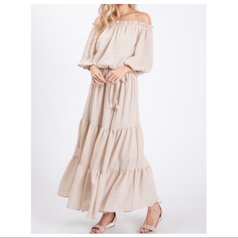 ✨LAST ONE✨woven elastic shoulder tiered dress - Picture 6 of 8